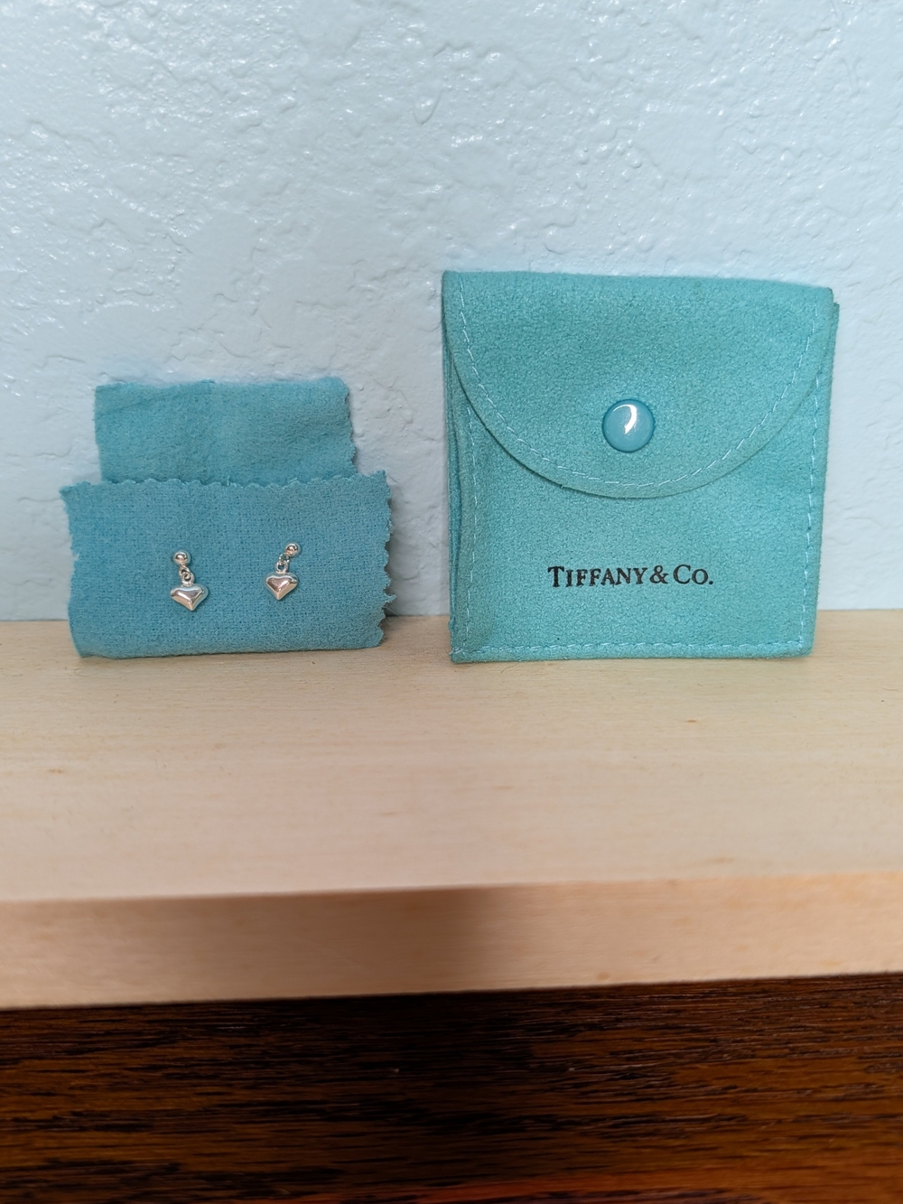 Tiffany & Co. Elsa Peretti Small Heart Stud Earrings in Tiffany Blue Pouch